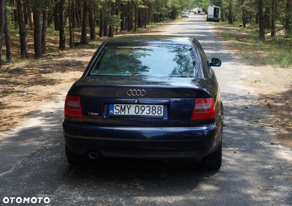 Audi A4 Limousine - 15