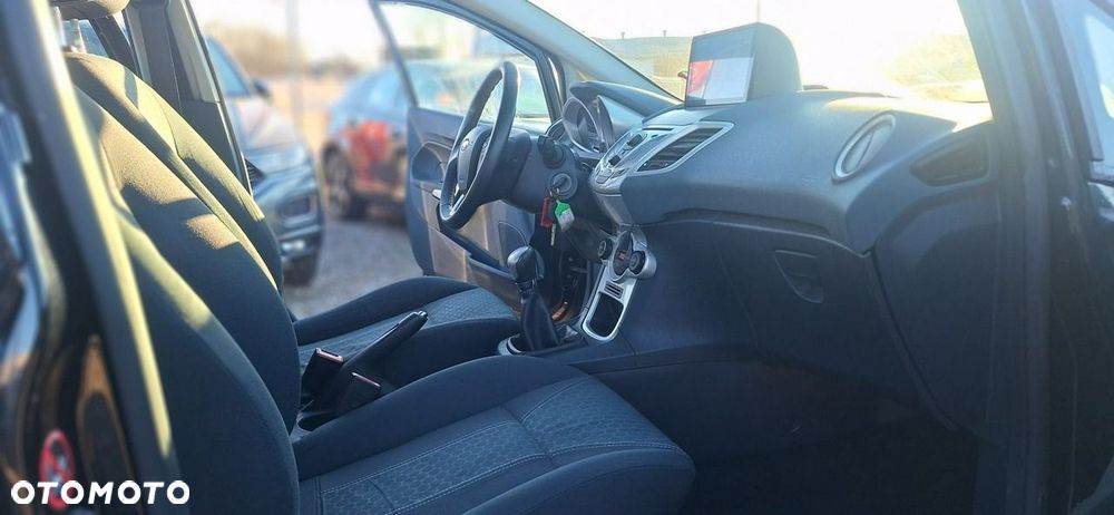 Ford Fiesta - 12