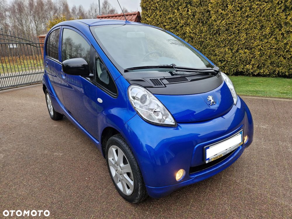 Peugeot iOn - 1