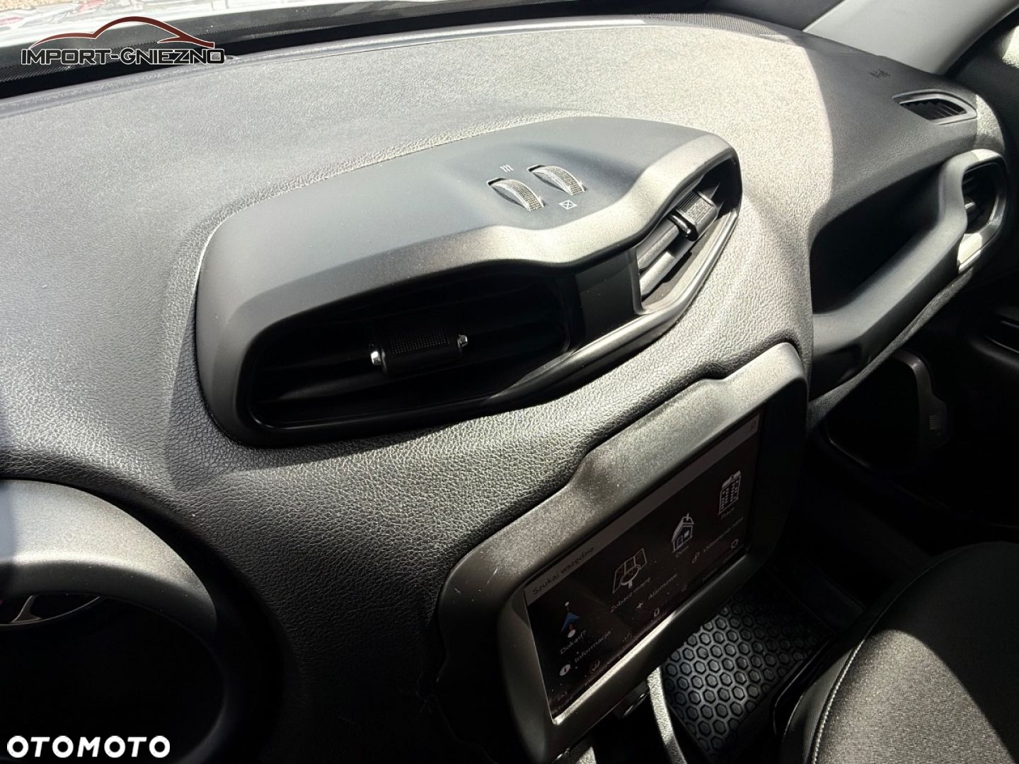 Jeep Renegade - 16