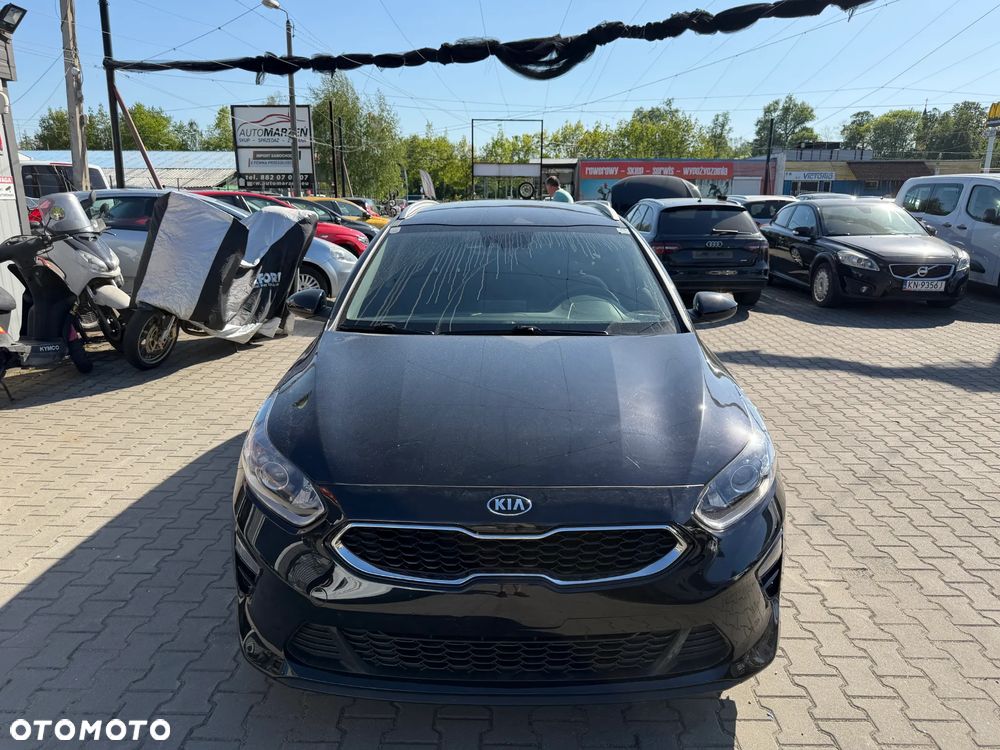 Kia Ceed 1.4 L - 8