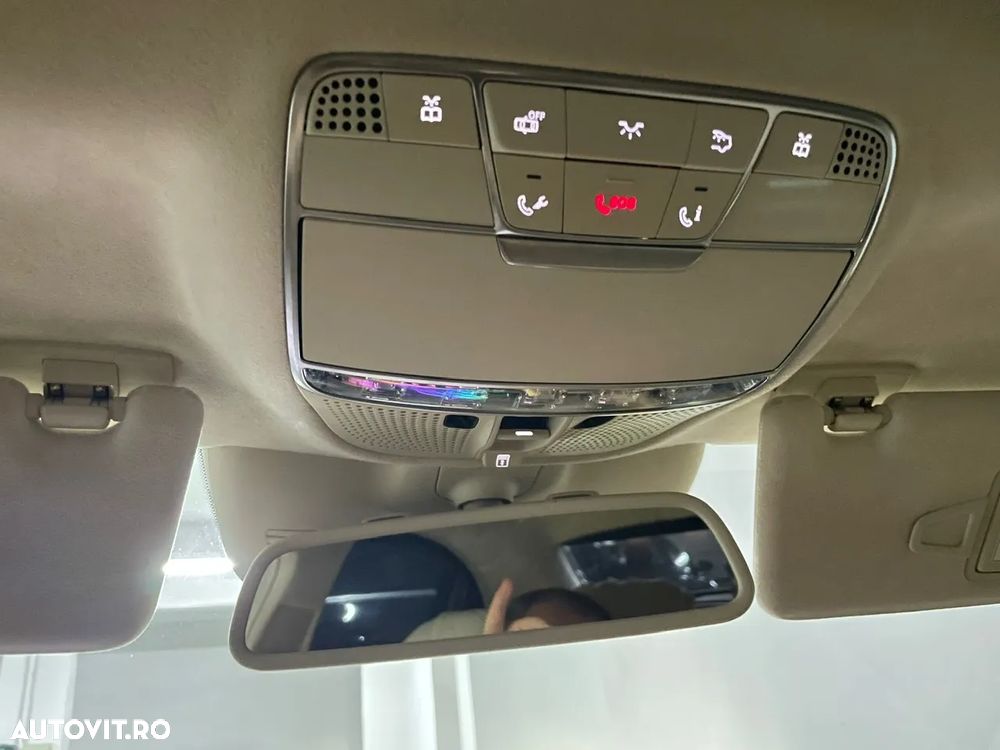 Mercedes-Benz S 500 4MATIC Aut - 31