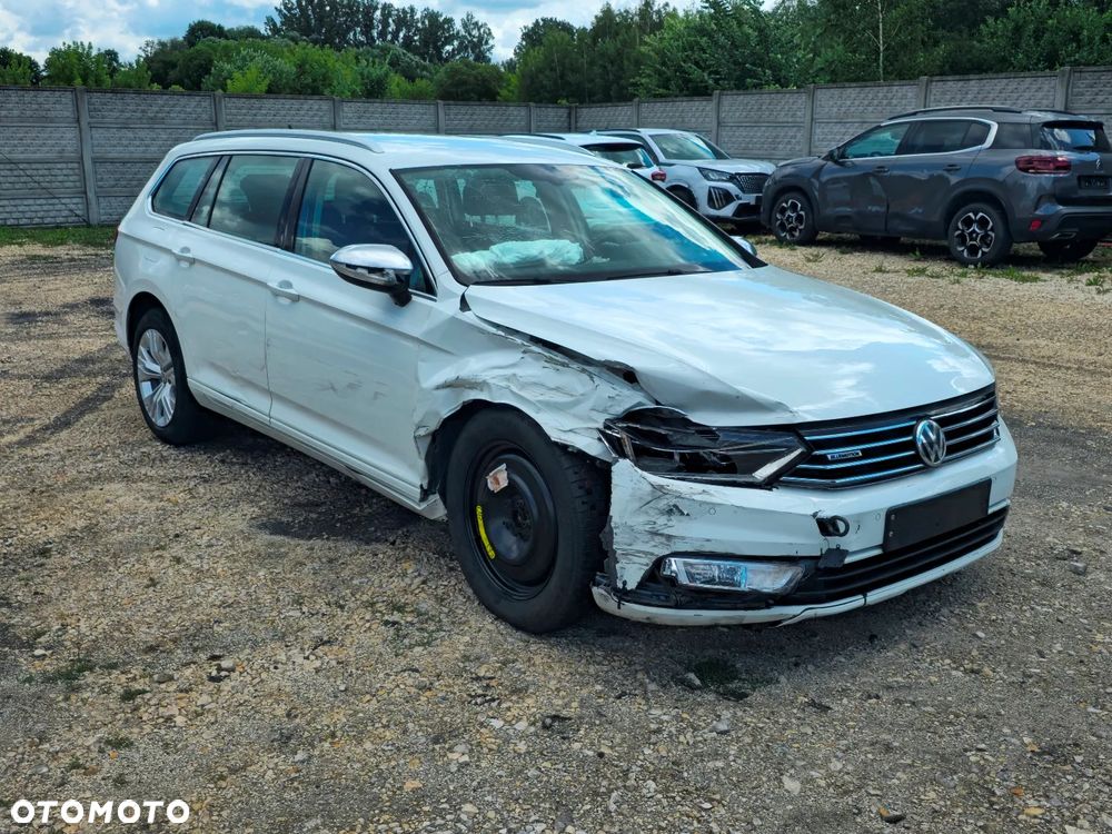 Volkswagen Passat 2.0 TDI (BlueMotion Technology) Trendline - 11