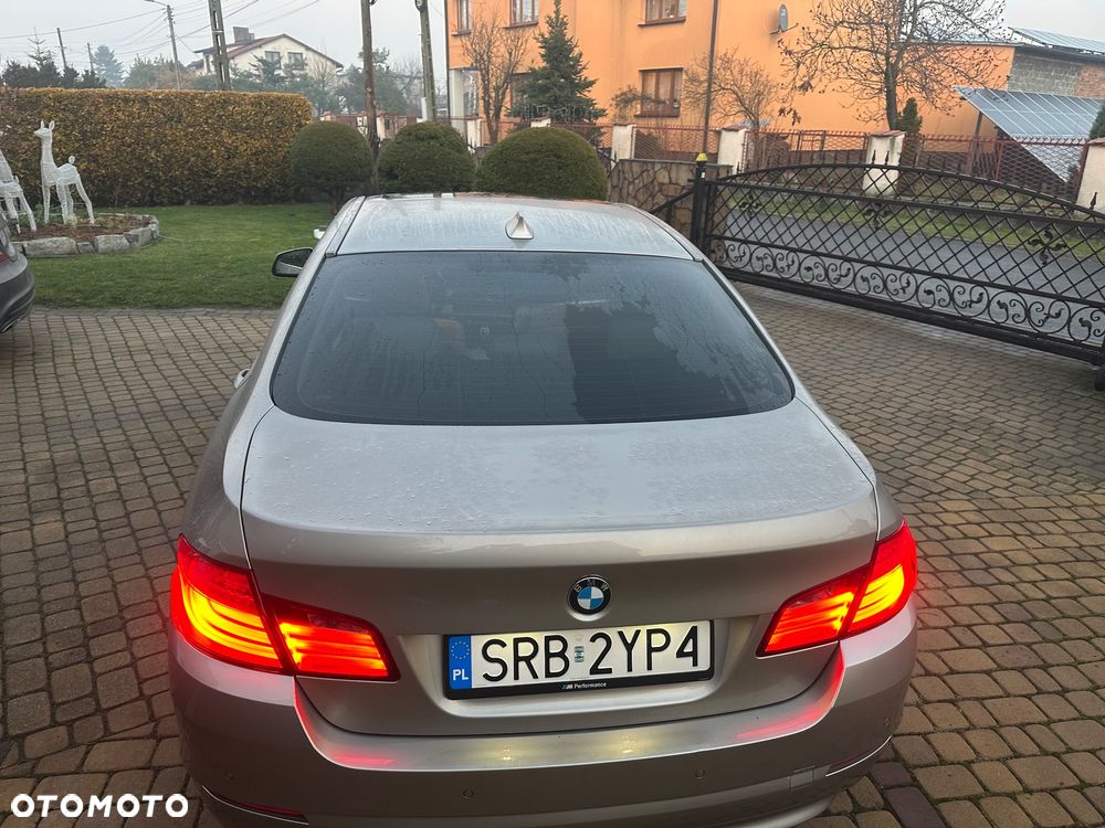 BMW Seria 5 528i Sport-Aut - 7