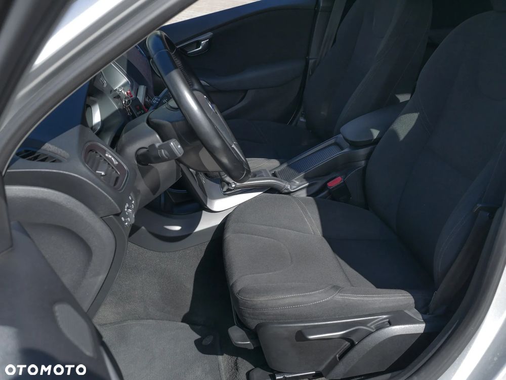 Volvo V40 D2 Powershift Momentum - 22