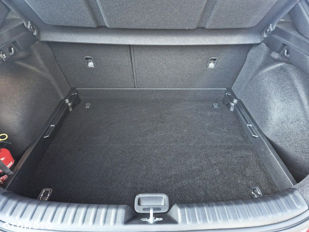 Kia XCeed 1.5 T-GDI Business Line DCT - 30