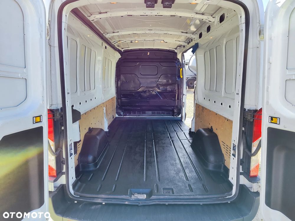 Ford Transit - 13
