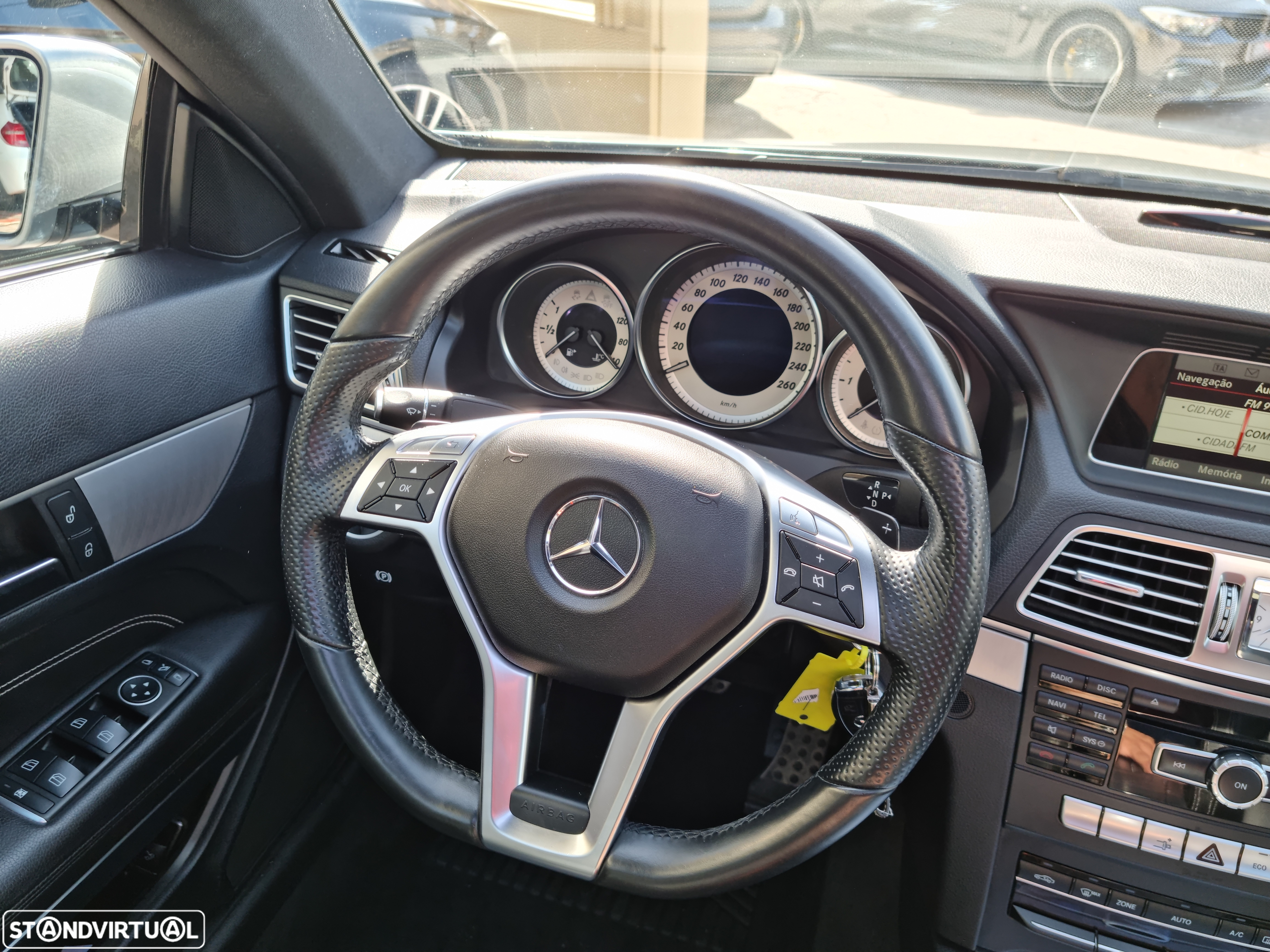 Mercedes-Benz E 220 CDI DPF Coupe BlueEFFICIENCY 7G-TRONIC Avantgarde - 29