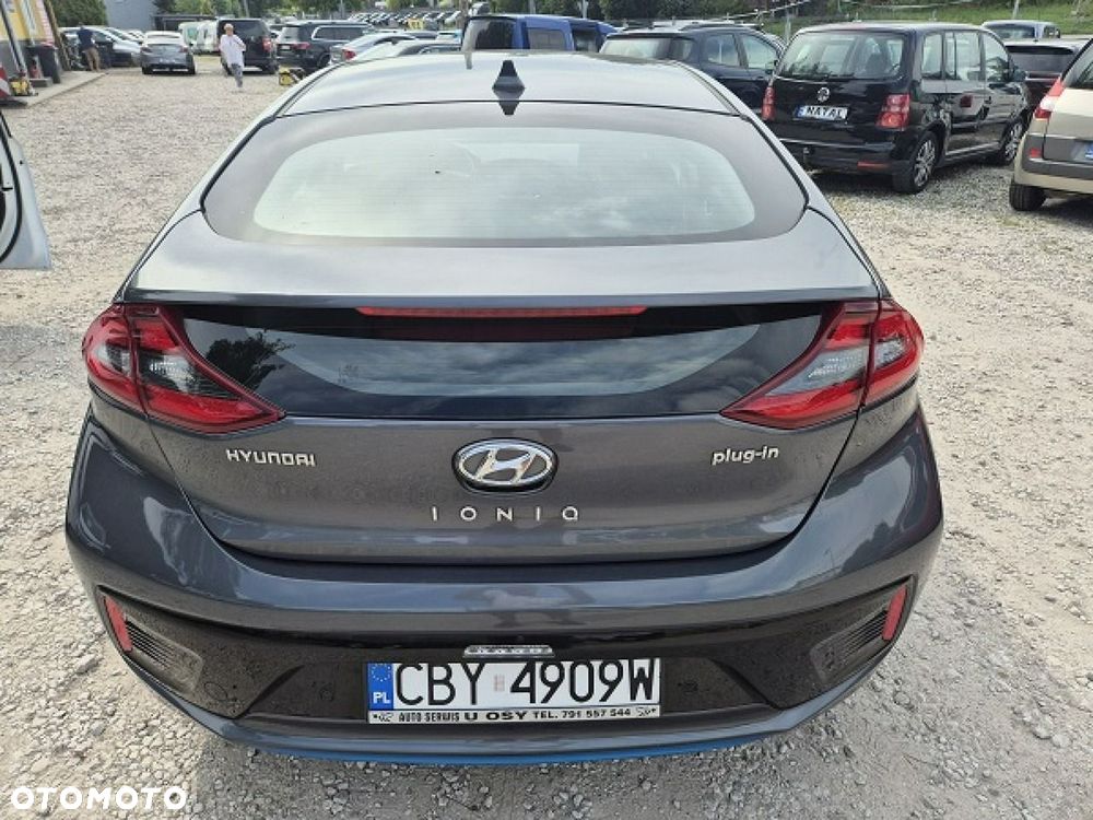 Hyundai IONIQ - 16