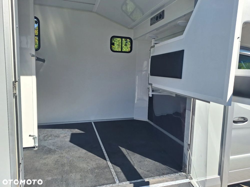 Mercedes-Benz Sprinter 319 - 18