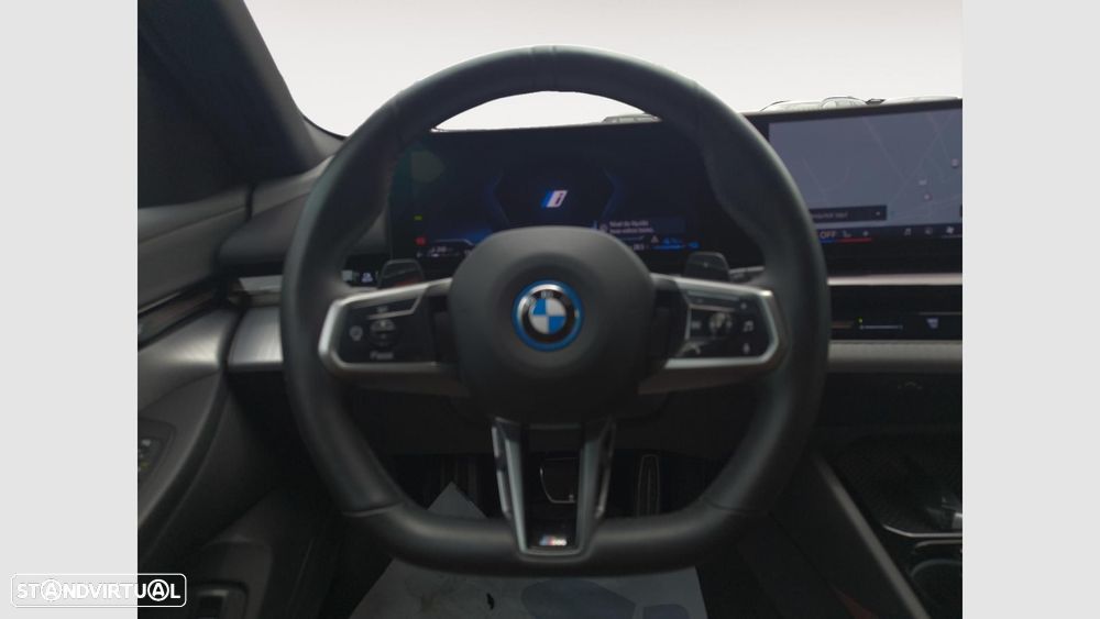 BMW 530 e Pack Desportivo M - 12