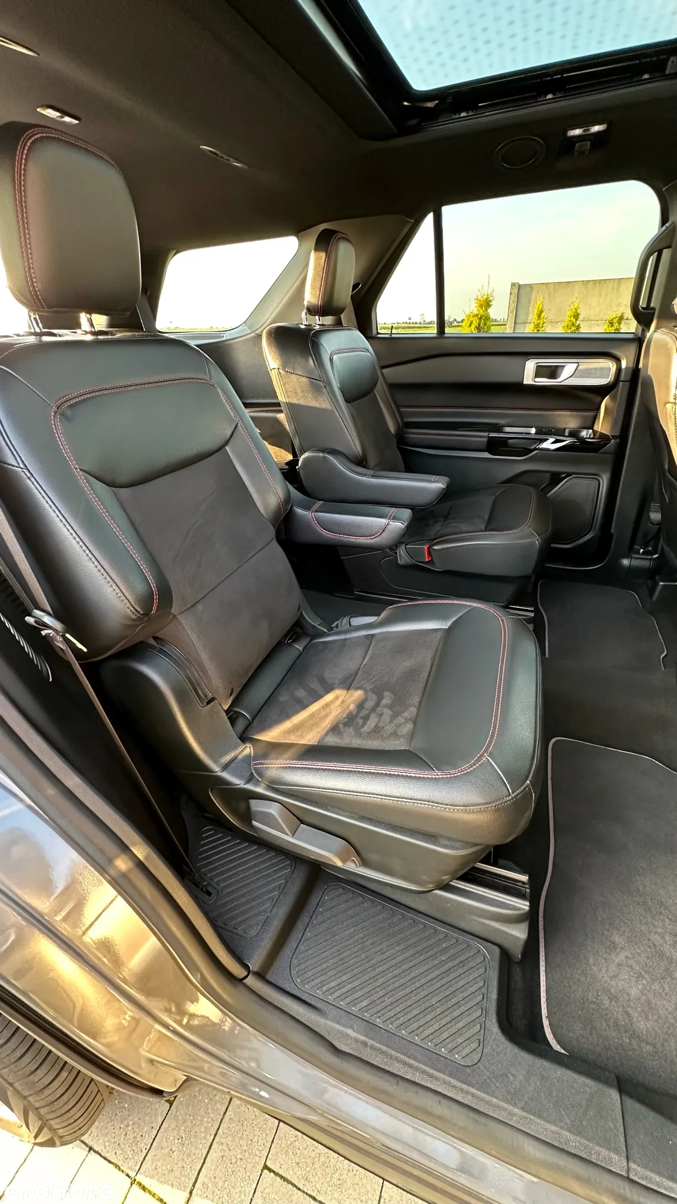 Ford Explorer - 15