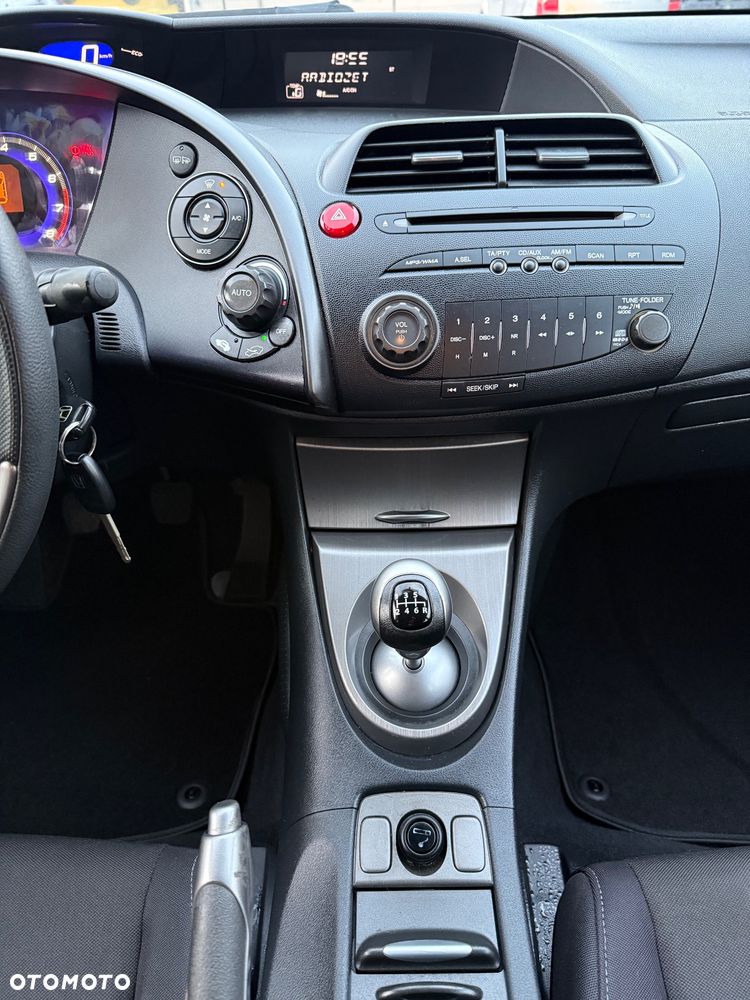 Honda Civic 1.4 i-VTEC Comfort - 24