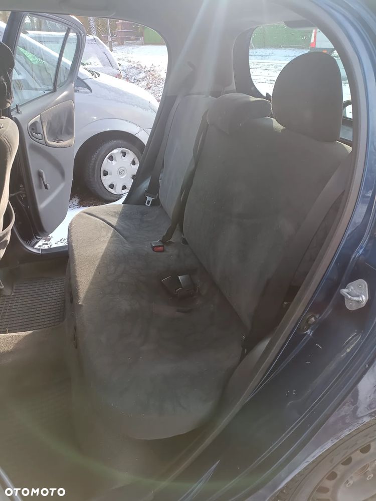 Toyota Yaris 1.0 Base - 4