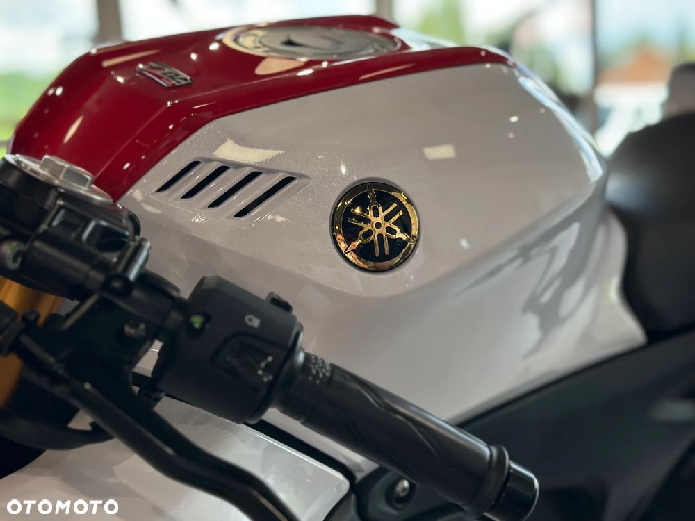 Yamaha YZF - 12