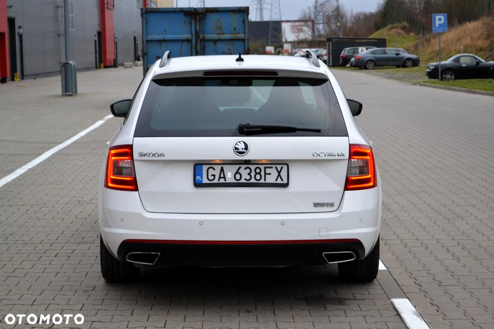 Skoda Octavia 2.0 TDI RS - 28