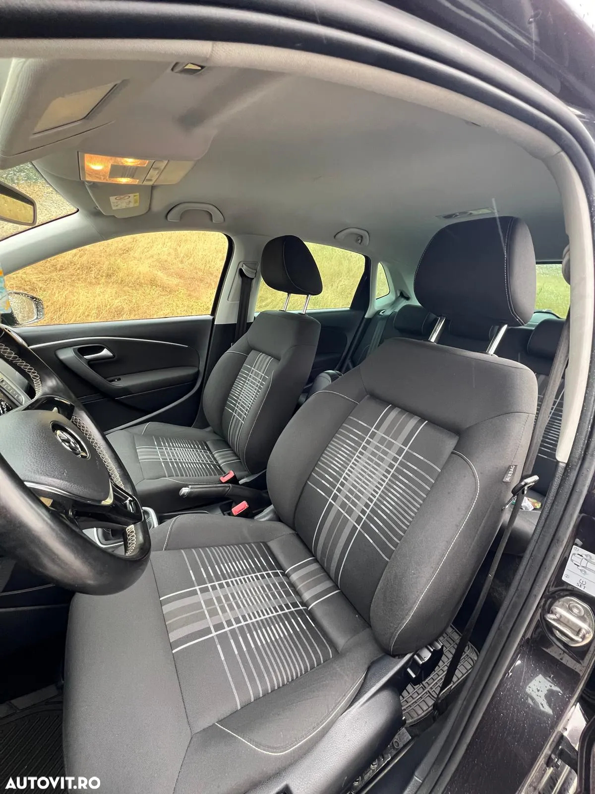 Volkswagen Polo 1.4 TDI Blue Motion Technology Lounge - 9