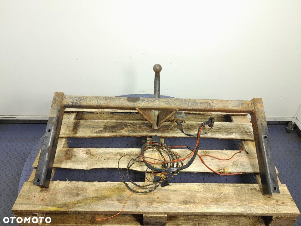 VW PASSAT B5 FL KOMBI HAK HOLOWNICZY DO PRZYCZEPY 7PIN - 7