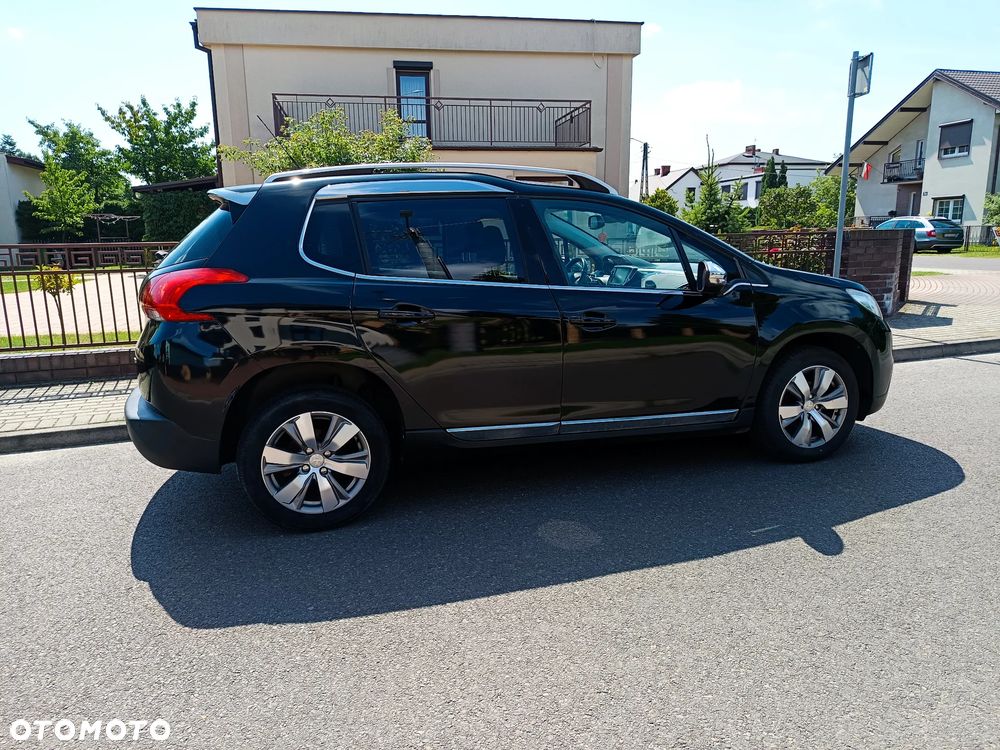 Peugeot 2008 1.6 e-HDi Allure S&S - 9