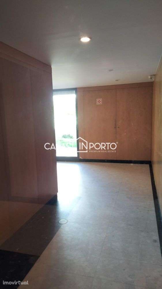 T4+1  com vistas mar nos Pinhais da Foz - Grande imagem: 4/32