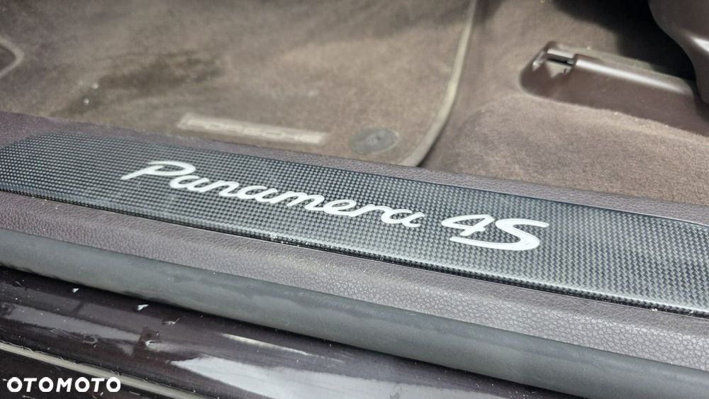 Porsche Panamera - 27