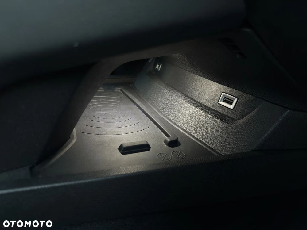 Peugeot 508 ver-1-6-puretech-hybrid4-phev-sport-engineered-eat8 - 23