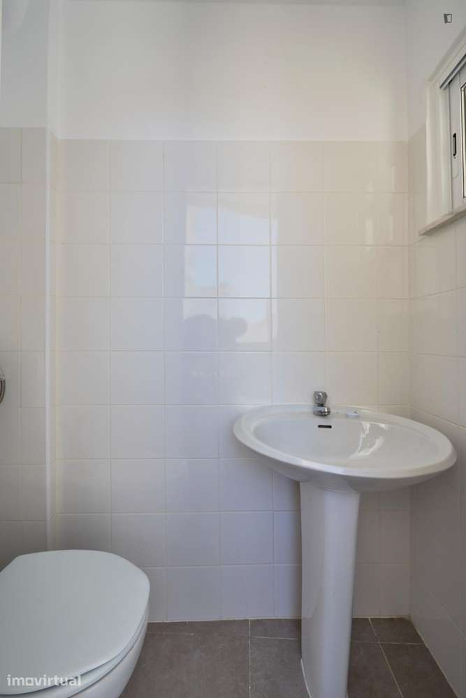 Quarto - localizado em Penha de França Lisbon - Grande imagem: 3/42