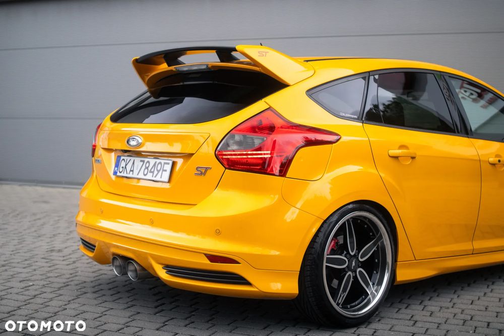 Ford Focus 2.0 EcoBoost ST mit Leder-Exclusiv-Paket - 27