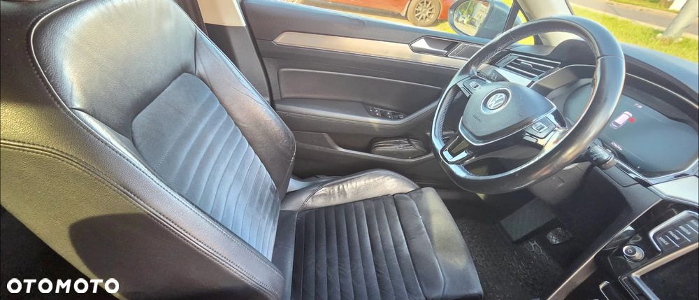 Volkswagen Passat Variant 2.0 TDI (BlueMotion Technology) Highline - 3