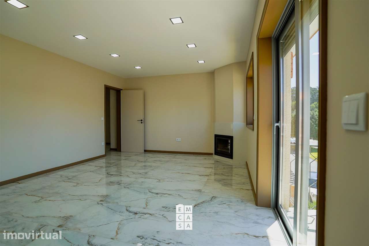 Apartamento T3 Arrendamento em Oliveira de Azeméis, Santiago de Riba-U - Grande imagem: 3/27