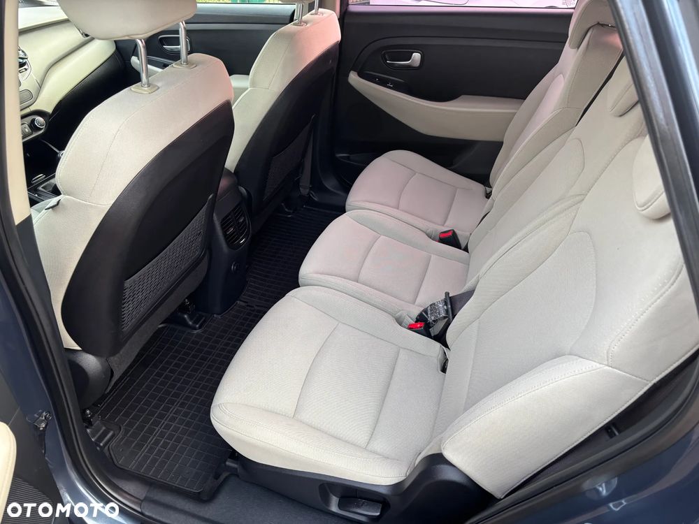 Kia Carens 1.6 GDI Dream Team Edition - 15