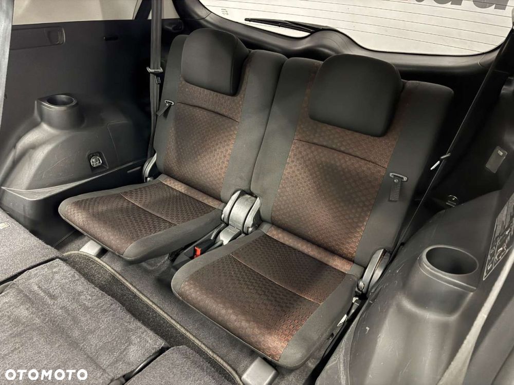 Toyota Verso - 32