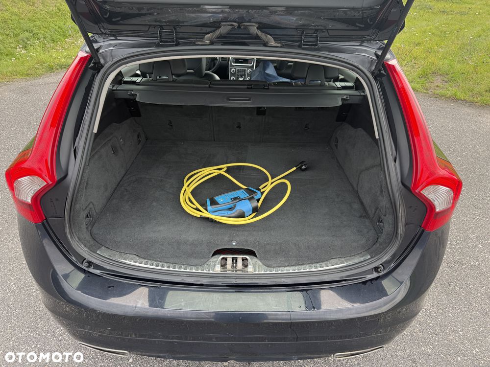 Volvo V60 D6 AWD Plug-in Hybrid Summum - 25