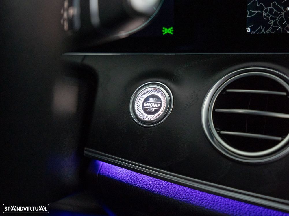 Mercedes-Benz E 300 de AMG Line - 26