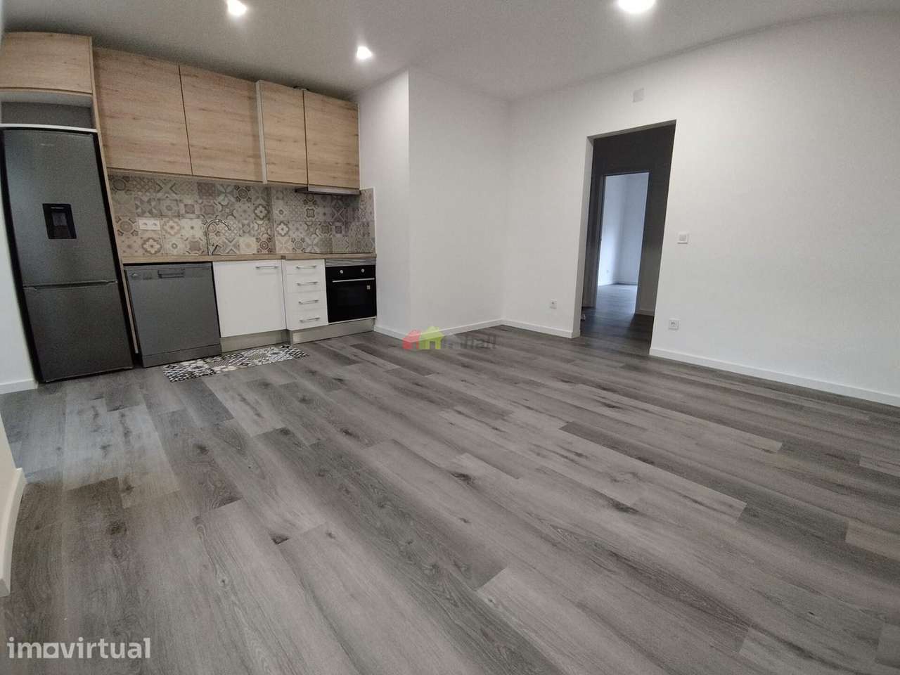 Apartamento T2 Remodelado na Baixa Banheira - Grande imagem: 3/26