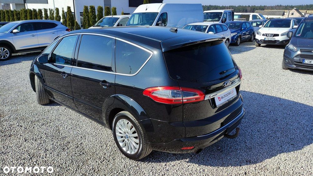 Ford S-Max - 12