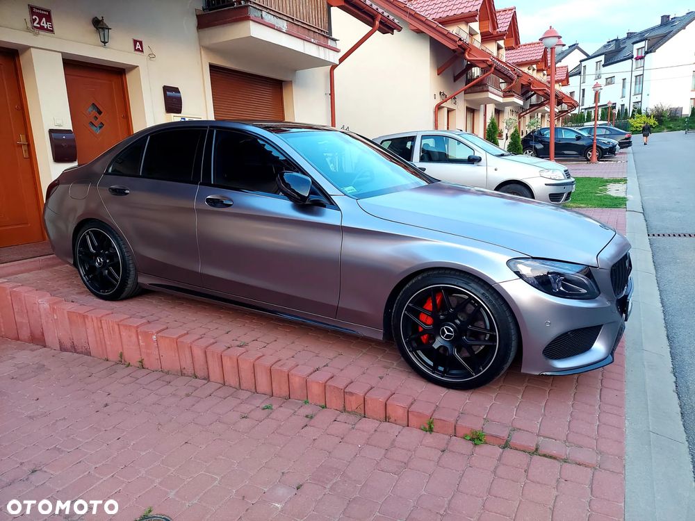 Mercedes-Benz Klasa C 300 7G-TRONIC AMG Line - 19
