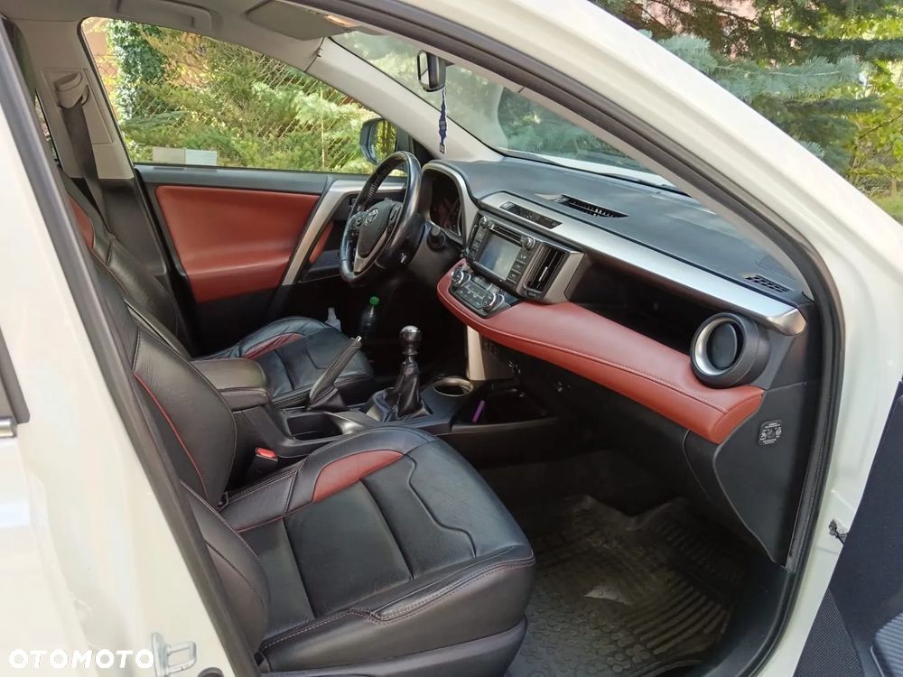 Toyota RAV4 - 8
