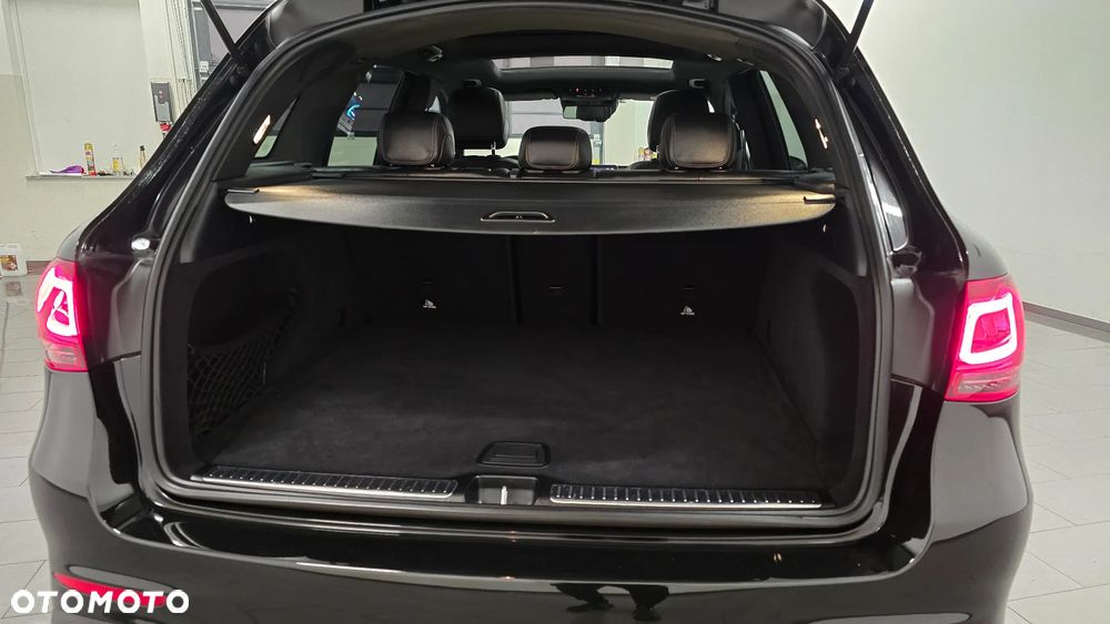 Mercedes-Benz GLC 220 d 4Matic 9G-TRONIC AMG Line Plus - 30