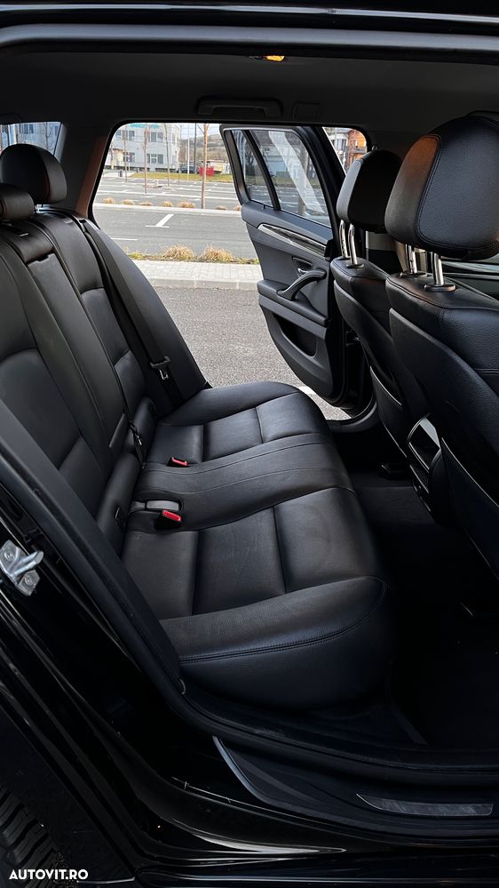 BMW Seria 5 525d xDrive AT - 13