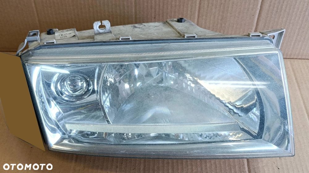 Octavia I lampa przednia przód prawa lift EU orginał stan bdb Skoda