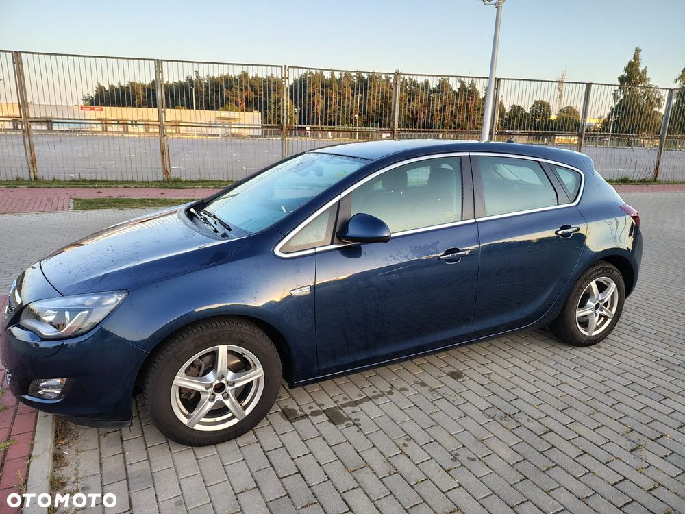 Opel Astra 1.6 Turbo - 3