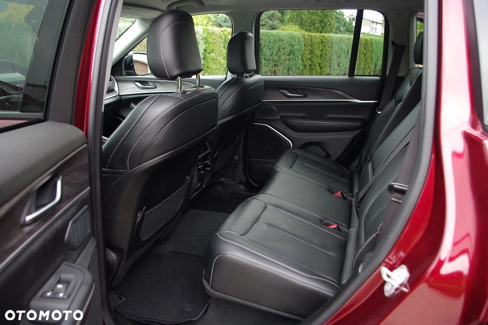 Jeep Grand Cherokee - 12