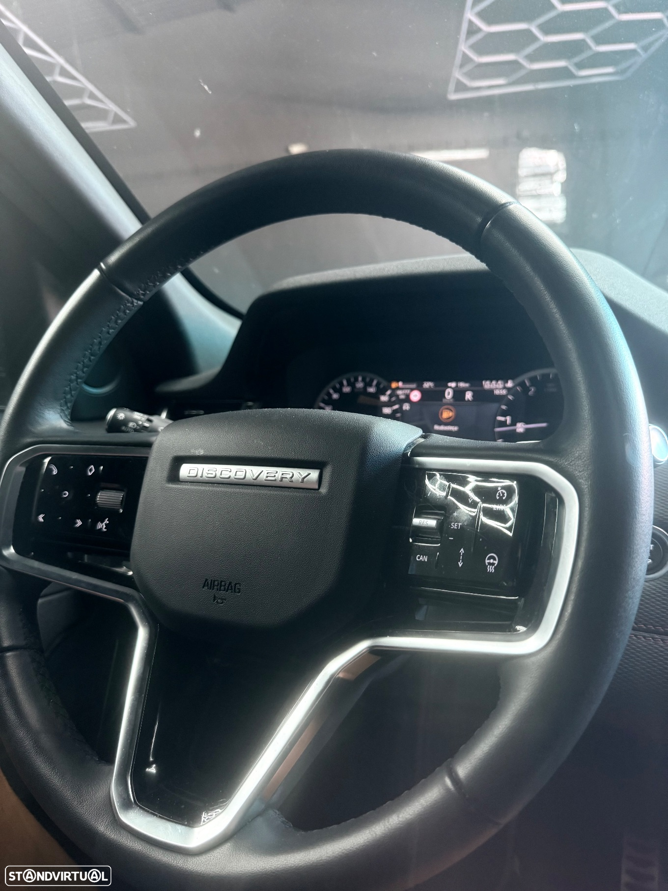 Land Rover Discovery Sport 2.0 D AWD R-Dynamic HSE - 25