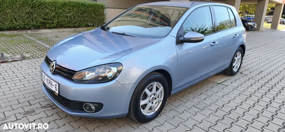 Volkswagen Golf - 1