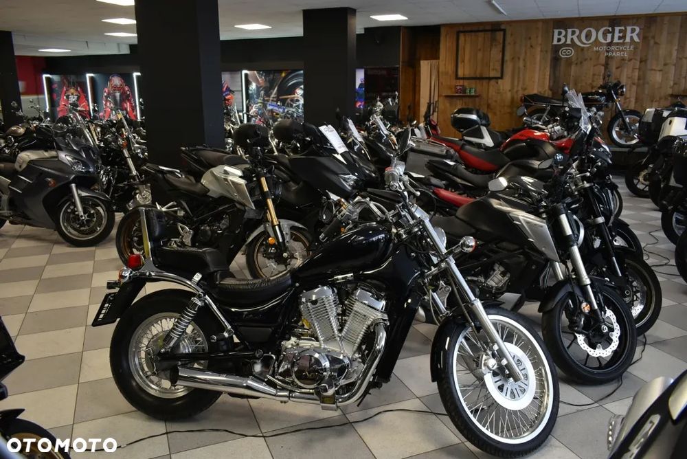 Suzuki Intruder - 41