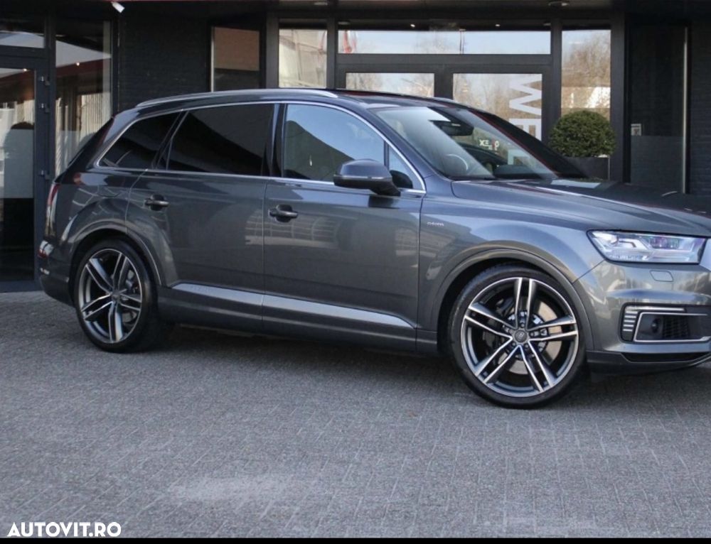Audi Q7 - 1