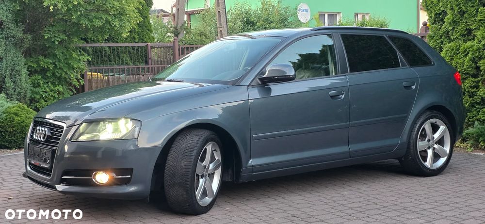 Audi A3 Sportback - 1