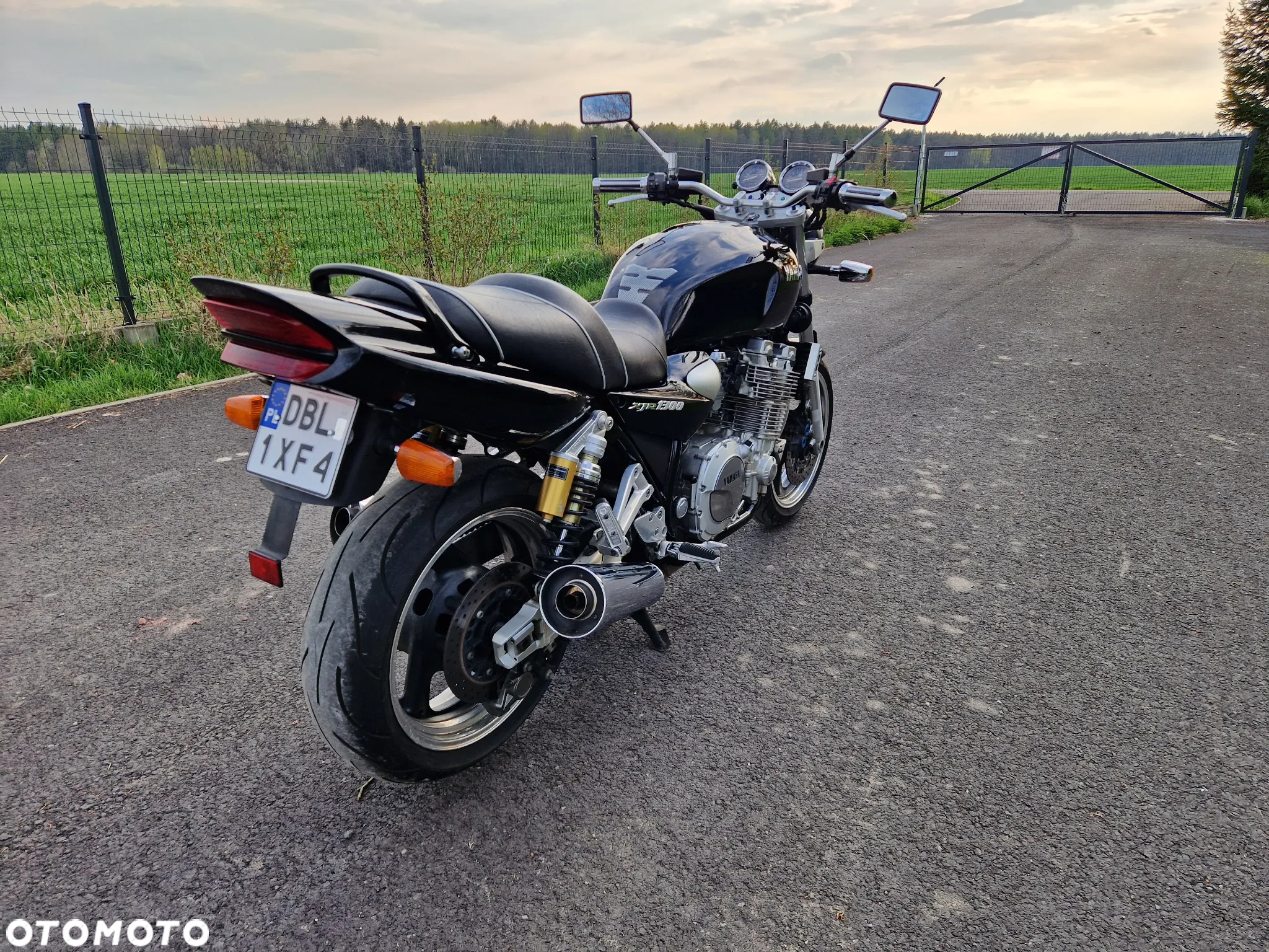 Yamaha XJR - 4