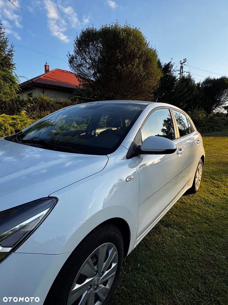 Kia Rio - 15